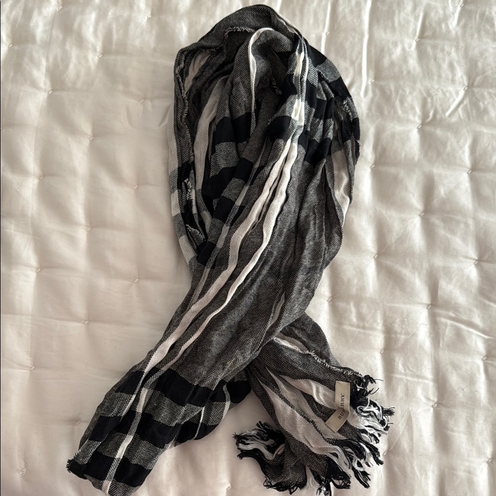 Burberry Crinkle Scarf